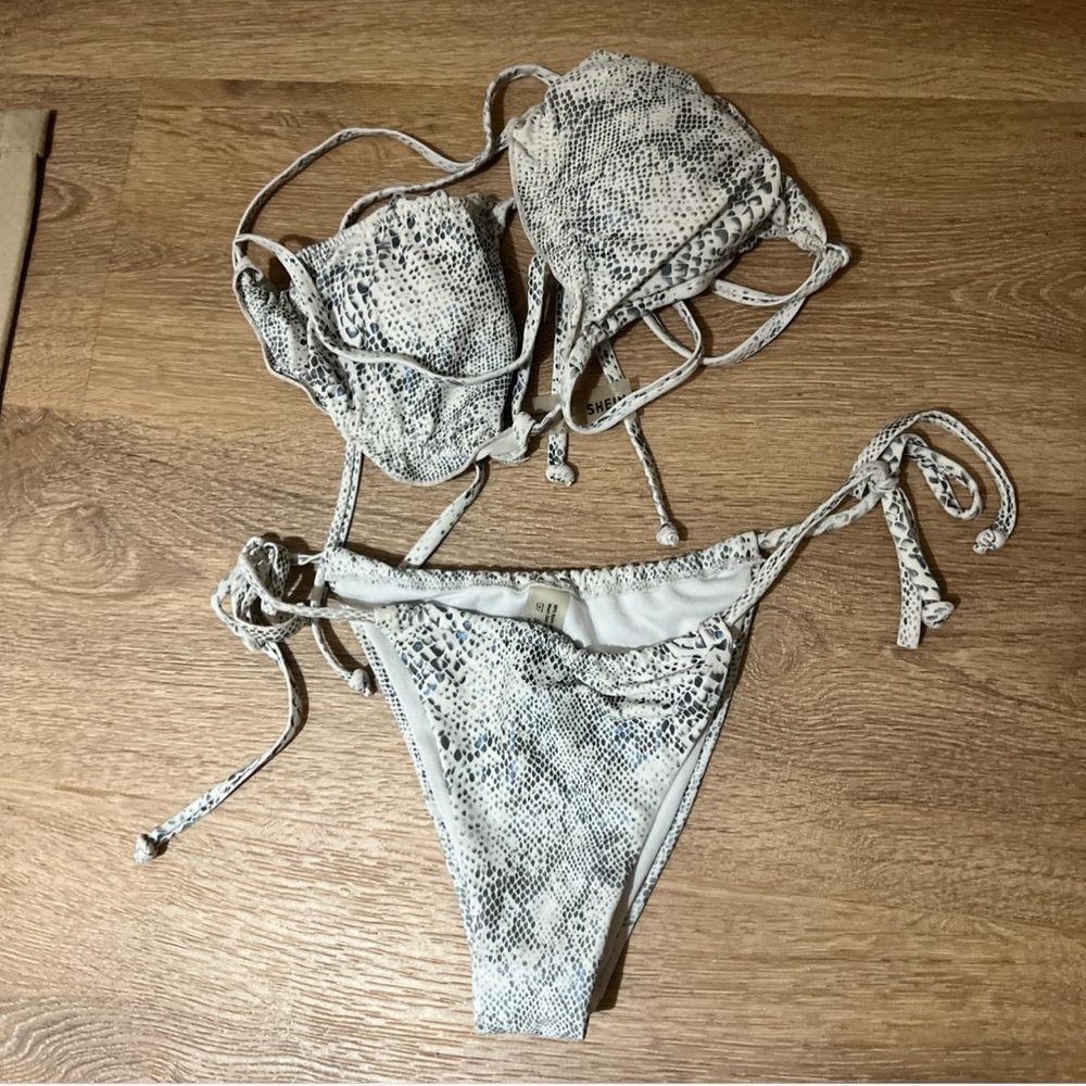 SHEIN Snake Print Bikini - Black and White